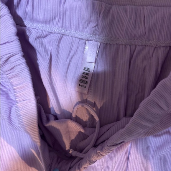 SKIMS Lavender Pajama Set - Picture 2 of 3